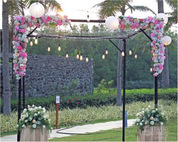 beach wedding at sheraton grand photo booth