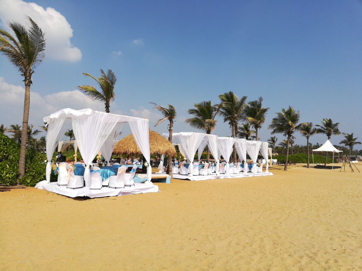 beach wedding at intercontinental