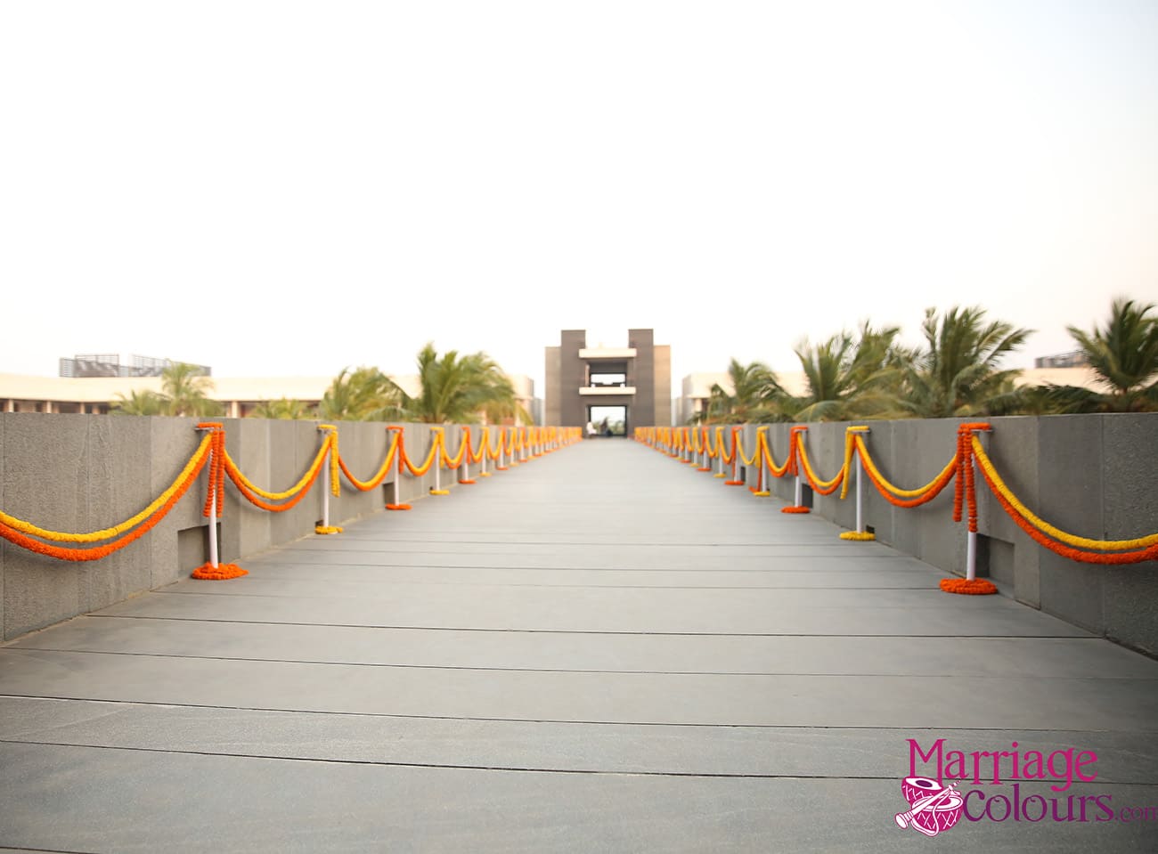 IHG-Mahabalipuram-Resort-couple-walkway-decor